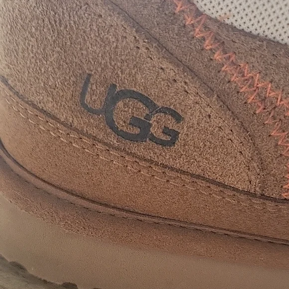 UGG W Highland High Heritage Hiking Boots size 8 - Picture 2 of 8